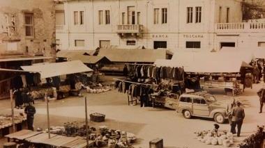 Piazza Montanelli negli anni Cinquanta