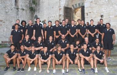 La squadra dei tuttineri presenti ieri al Castello dellImperatore 