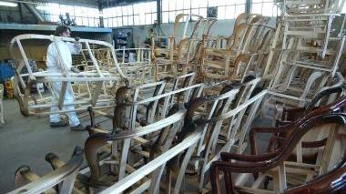 Un’azienda che produce mobili imbottiti