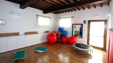 L’interno della Casa di Ventignano e il presidente della Società della salute Andrea Campinoti