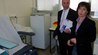 A sinistra il sindaco, sotto Scaramuccia, a destra la presentazione alla stampa dell’ospedale