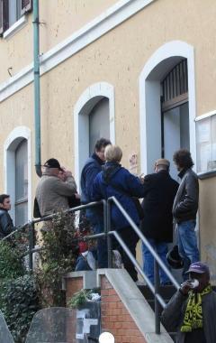 La sede dell’Asa in via del Gazometro dove è stata la polizia