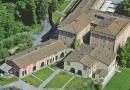 Una veduta aerea del borgo di Colleoli, nato da un Castello del 1400: da un anno e mezzo la struttura sta vivendo una nuova vita grazie al fatto che piace molto ai turisti austriaci, svizzeri e tedeschi