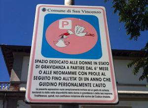 Incinta ma multata nel parcheggio per future mamme