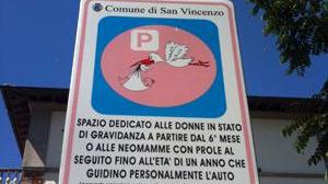 Incinta ma multata nel parcheggio per future mamme