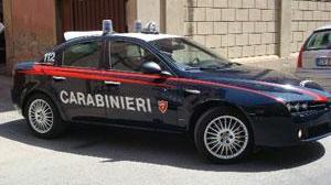 Pistola alla mano rapinano la sala Snai