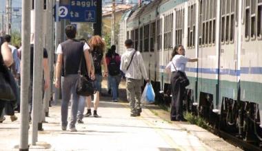 TRENI - ARRIVI E PARTENZE