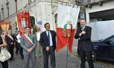  PERDONANZA. Il Comune di Lucca ha partecipato con il proprio labaro alla tradizionale processione ...
