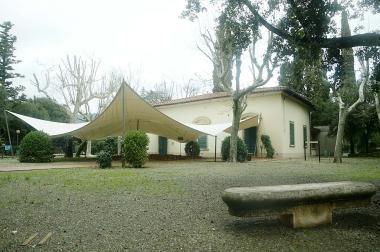 Una veduta del giardino della Fortuna ai margini del parco termale   