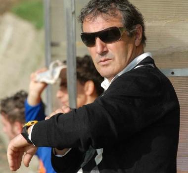 Marco Butelli, tecnico del Via Nova che, privo di numerosi titolari, ha rimediato un pesante 3-0 nel match desordio di Coppa Toscana con il Maresca San Marcello 