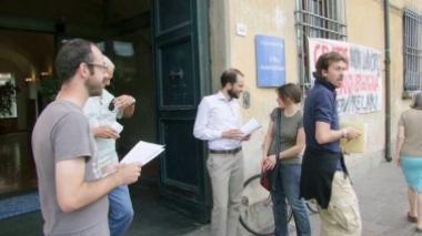Volantinaggio dei ricercatori