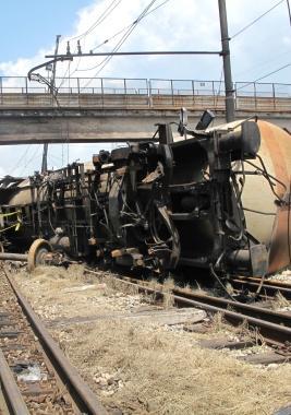 Il treno killer sui binari a ridosso di via Ponchielli   