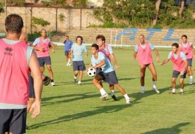 Una fase delle sedute di allenamento del Piombino  