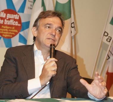 Il governatore della Toscana Enrico Rossi domenica sera a Livorno 