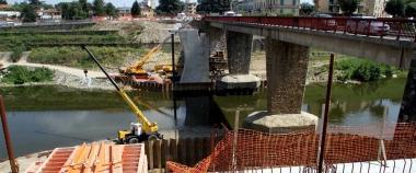 Il cantiere del ponte tra Empoli e Sovigliana 