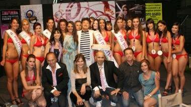 Un’edizione di Miss Muretto organizzata al Caffè Gambrinus