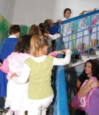 Alunni al primo giorno di scuola in unimmagine degli anni passati 