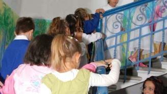 Alunni al primo giorno di scuola in un’immagine degli anni passati
