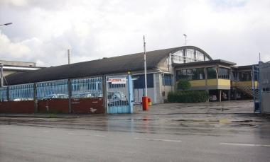 Sopra, unimmagine della fabbrica Plasturopa     
