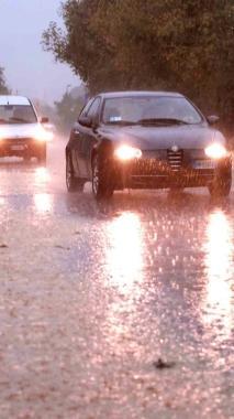 Strade invase dall acqua piovana  