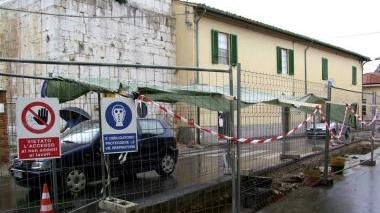 Gli scavi davanti ala chiesa ddi San Alessandro