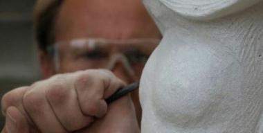 Lo scultore olandese Eppe De Hann            