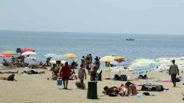 Tutti al mare ma alla spiaggia libera