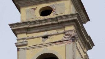 I vigili del fuoco al lavoro sul campanile