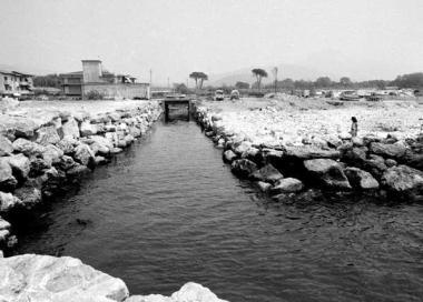 <b>LA ZONA.</b> La foce del Lavello dove sorgerebbe il porto turistico E sotto, Lorenzo Schiaffino  
