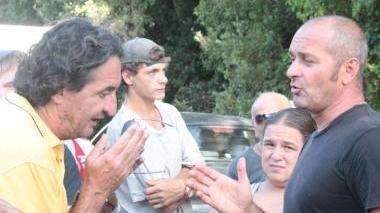 Limoncino, gli abitanti: «Mai la discarica in cambio degli annessi»