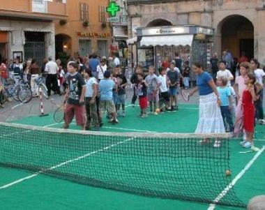 <b>TENNIS </b>Domenica in piazza Dante con Avis  