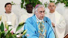 Il vescovo monsignor Giovanni Santucci