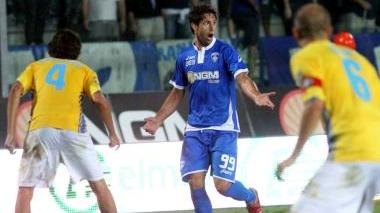 L’attaccante georgiano Levan Mchedlidze in azione nel corso della partita interna contro il Pescara