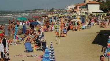 <b>AL MARE.</b> Sulla spiaggia di Follonica