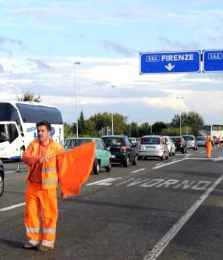 Schiacciato dalle ruote di un camion