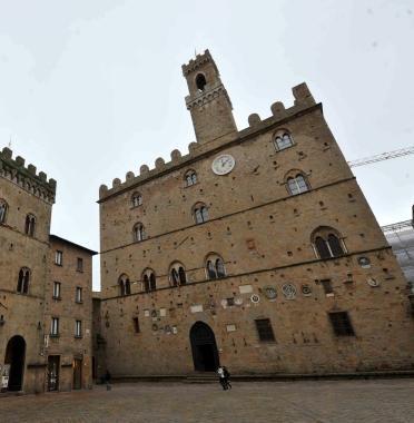 <b>IL PALAZZO </b>La sede dei Priori nel caos   