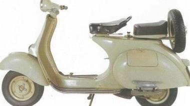 Una versione della mitica Vespa 125 VNA prodotta da Piaggio dal 1957 al 1959