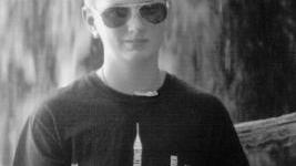 PER SAMUELE Al mio tatone Samuele che oggi compie 13 anni faccio tanti auguri. Ti vogliamo bene ...