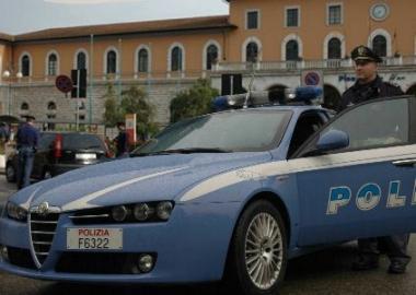 Pattuglia della polizia in azione 