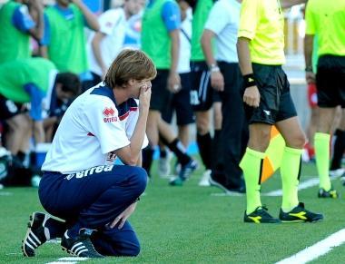 <b>MISTER</b>. Apolloni segue il match  