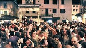 La movida delle notti estive sulla Sala