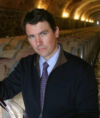 A sinistra Salvatore Ferragamo e sopra ledizione dello scorso anno della coppa di Polo beach svoltasi davanti il Principe 