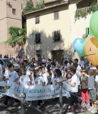 Un momento del corteo che ha invaso pacificamente le vie del centro della citt&agrave;     
