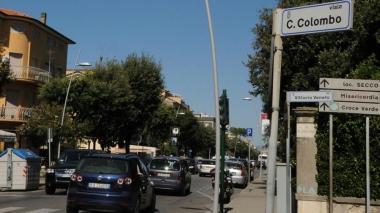 Uno scorcio di viale Colombo a Lido L’Ascom vorrebbe una passeggiata coperta sul lato mare
