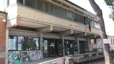 Sopra la scuola Buricchi che ospiterà i ragazzi della De Andrè