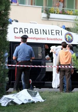 La salma di Massimo Stepich e i carabinieri che stanno svolgendo le indagini  