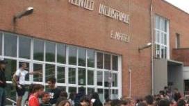L’ingresso della sede principale dell’Isis Mattei di Rosignano
