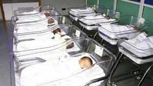 Troppi parti, ospedale in affanno