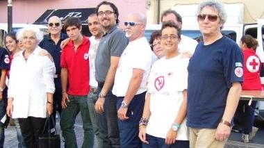 <b>CROCE ROSSA.</b> Un gruppo di volontari