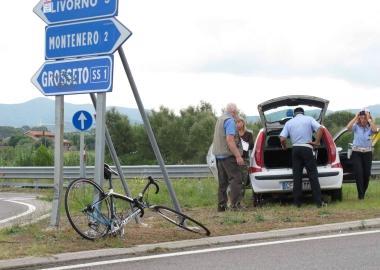 I rilievi dei vigili urbani a Montenero dopo linvestimento di ieri mattina 
